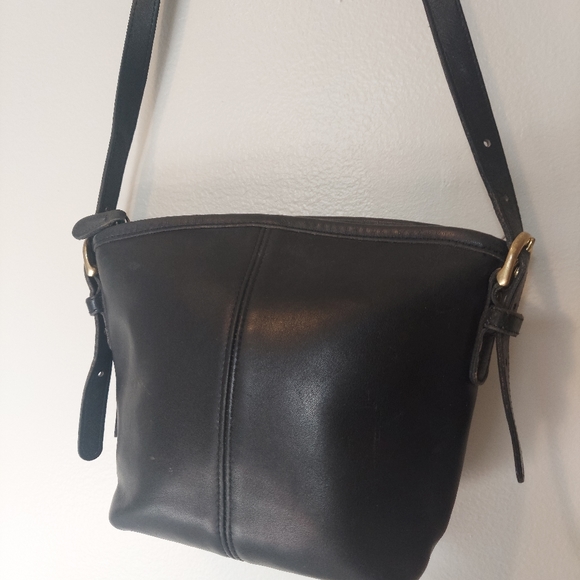 Coach Handbags - Vintage Coach crossbody